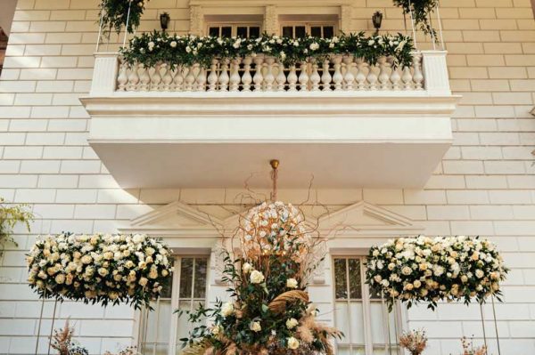 فضای باز و دکوراسیون سالن عقد عمارت ایرانی